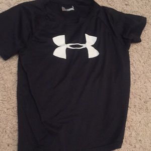 Black under Armour shirt boys